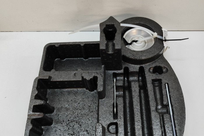 Spuma portbagaj PORSCHE CAYENNE Coupe 9YB 2023 OEM: 760012115 | 30747199