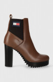 Cumpara ieftin Tommy Jeans cizme de piele TJW NEW ESS HIGH HEEL BOOT femei, culoarea maro, cu toc plat, EN0EN02439