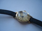 Ceas dame mecanic sovietic Zaria 17 rubine, carcasa aurita, defect, cheita bloca, Analog, Casual, Placat cu aur
