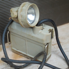 LAMPA DE MINA / MINER - CU ACUMULATOR SI FIXARE PE CASCA foto