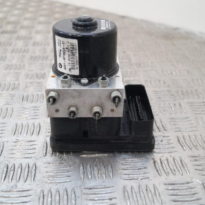 Pompa ABS BMW 1 E87 2006 OEM: 67760556776056 2514702