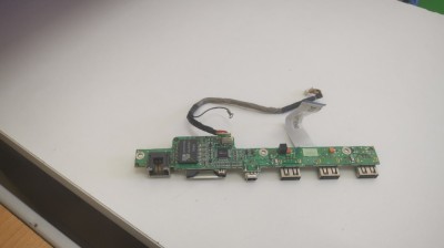 Port Usb + 1394 + Card Reader + Lan Fujitsu Siemens Amilo M3438G foto