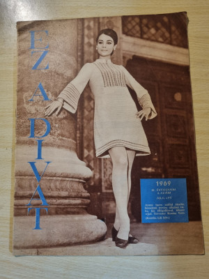 revista de moda - din anul 1969- in limba maghiara foto