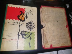 Clasor cu husa vechi.clasor cu timbre vechi dimensiune 17.5 cm /13,in starea care se vad,expuse cum au fost colectionate