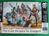 SKULL CLAN &ndash;NEW AMAZONS /THIS IS NOT THE PLACE FOR STRANGERS ! MB MB35199 1/35 DIORAMA MACHETA FIGURINE ASAMBLARE HOBBY CIVILI FANTASY SEXY GIRL