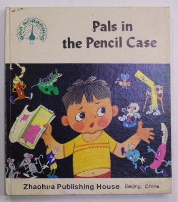 PALS IN THE PENCIL CASE , story by ZHENG YUANJIE , illustrations by MAO YONGKUN and HU YONGKAI , 1982 foto