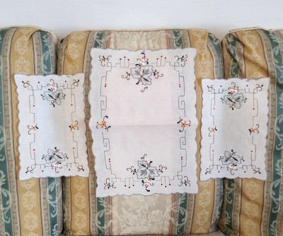 Set 3 mileuri Vintage din bumbac cu broderie manuala- Bej foto