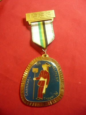 Medalia Carnavalului de la Malmedy Belgia 1983 ,cu panglica h.total=12,5 cm foto