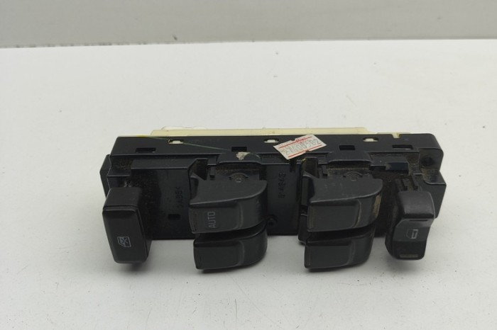 Buton geam ușă dreapta față ISUZU D-MAX I TFR, TFS 2009 OEM: 8-97408-582-0 | 32052178