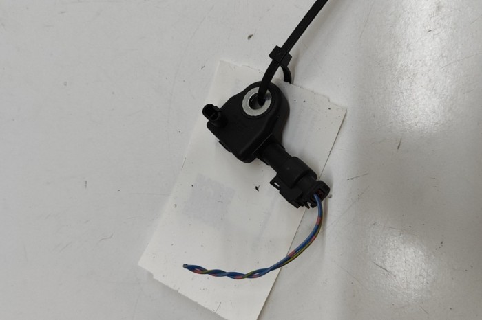 Senzor de impact st&acirc;nga față BMW X1 F48 2016 OEM: 9196100 | 32054416