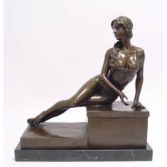 Femeie in bikini- statueta din bronz de bronz pe un soclu din marmura JK-52 foto
