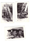 Lot 3 poze turisti la Babele si cascada, fara identificare, Alb-Negru, Romania de la 1950, Natura