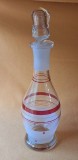 Decantor pentru bauturi alcoolice, confectionat din sticla, pictata manual, produs fabricat in Romania, anii 1970 era socialista