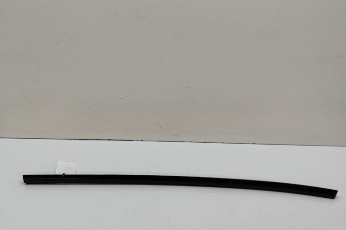 Chedar geam ușă dreapta spate AUDI E-TRON GT 2023 OEM: 4J3839476C 31453955