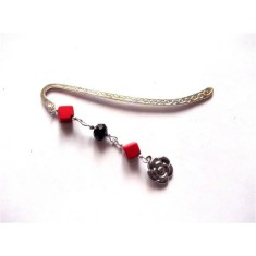 Semn de carte howlite rosu, cristal negru si floare, semn de carte 40573