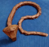 Sarpe Cobra din lemn articulat 85 cm. sculptura etnica