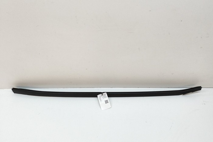 Ornament vertical parbriz dreapta BMW iX I20 2022 OEM: 7954434 | 29025342