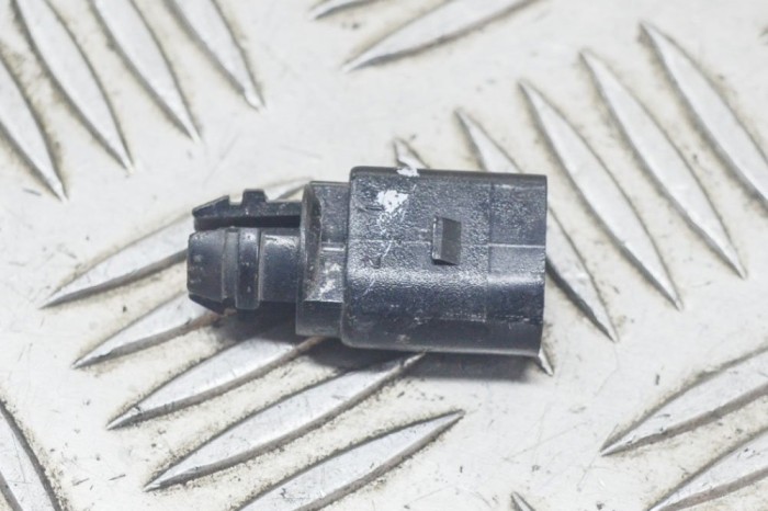 Senzor de temperatură exterioară AUDI A5 8T3 2008 OEM: 8Z0820535 12641427