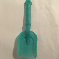 Jucarie romaneasca veche lopatica de nisip albastra, plastic, 18 cm, anii 80