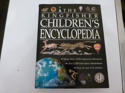 Childrens encyclopedia foto