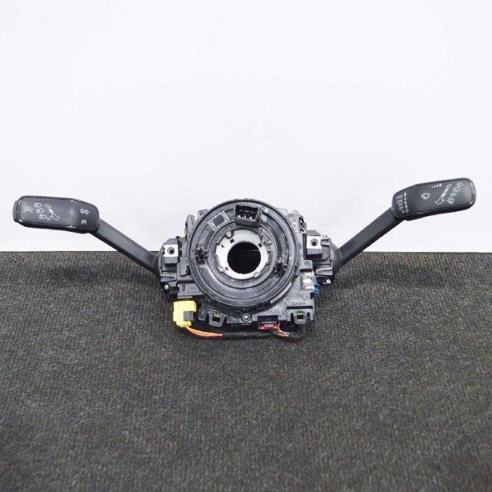 Maneta semnalizare ștergătoare VW GOLF VII 5G1, BQ1, BE1, BE2 2015 OEM: 5G0953507DD,5Q0953549C,5Q0953513AJ,10021384-06,10104672-01 10647312