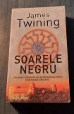 Soarele negru James Twining