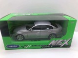 Macheta BMW 330i argintiu scara 1/24