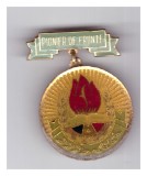 Insigna pioniereasca Pionier de frunte, mica (plastifiata, 29 mm diametrul), stare buna