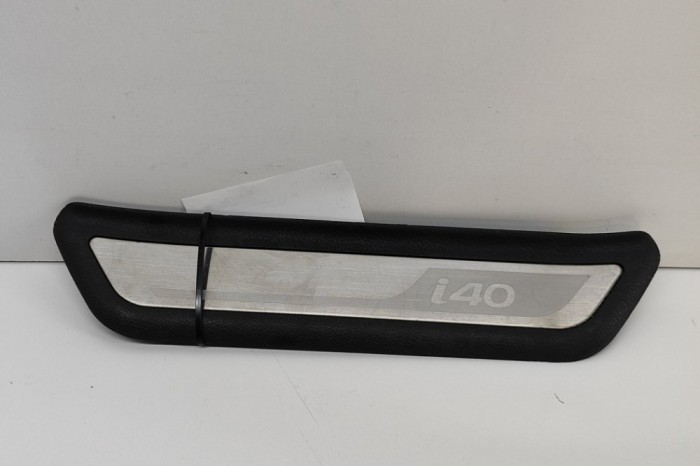 Ornament prag dreapta spate HYUNDAI i40 CW VF 2015 OEM: 85888-3Z100 28514400