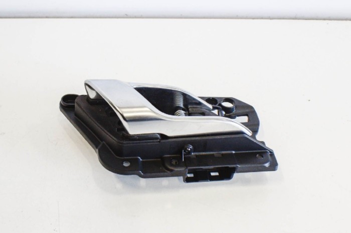 M&acirc;ner de deschidere interior dreapta spate PORSCHE MACAN 95B 2017 OEM: 95B837020,95B.837.020 11176863