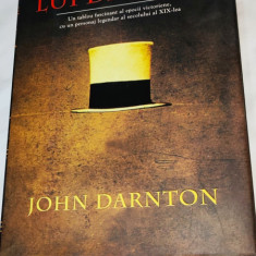 JOHN DARNTON: SECRETUL LUI DARWIN