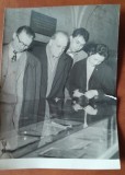 Fotografie Petru Dumitriu, Sotia si Demostene Botez, Boh Straka, Praga, Comunista, 18x13cm