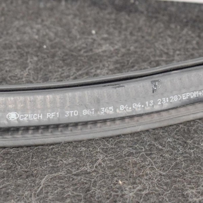 Garnitura ușă st&acirc;nga față SKODA SUPERB II 3T4 2013 OEM: 3T0867365 | 2801620