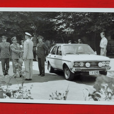 Ofiteri romani intampina o delegatie straina de ofiteri Fotografie militara 1980