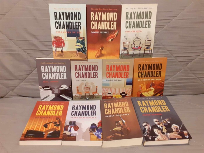 VOI ASTEPTA/CRIMA DE MANTUIALA/REGELE IN GALBEN/SANGE SPANIOL-RAYMOND CHANDLER