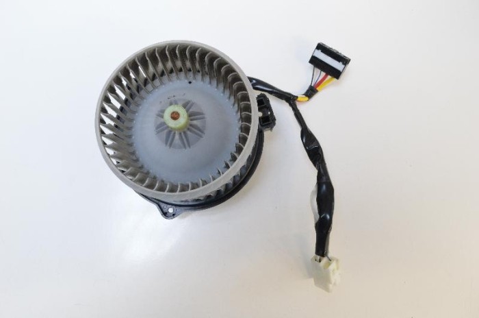 Ventilator aeroterma LEXUS RX _U3_ 2006 OEM: 272700-5000,246470-3270 | 2080237