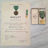 Lot superb format din Medalia + miniatura + cutia + brevetul Peles conferit Comandorului Gh. Alexandru, de la Inspectoratul G.ral al Marinei Regale