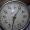 ceas de masa vechi masiv,CEAS MAJAK RUSESC de colectie,functional dar neingrijit