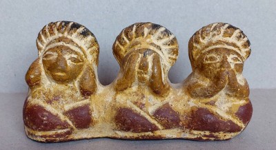 Figurine antropomorfe de ceramica, simbolurile intelepciunii, inteligentei si rezistentei, statuete tip nu aud, nu vad, nu vorbesc foto