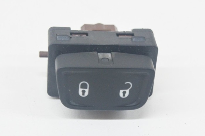 Comutator &icirc;nchidere centralizată FIAT 500X 334_ 2016 OEM: B569 13436266
