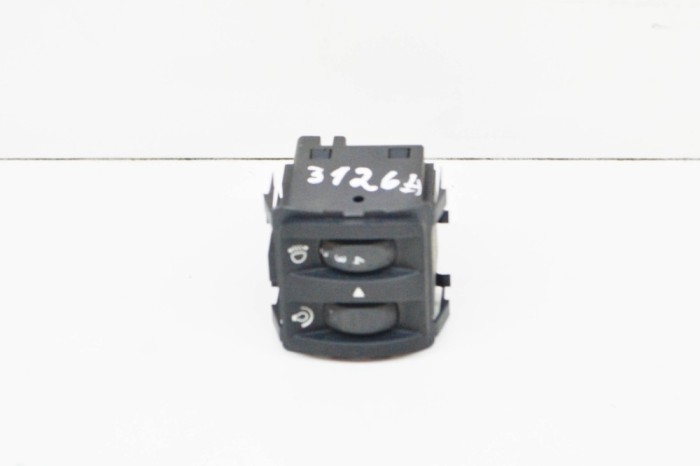 Comutator de reglare &icirc;nălțime faruri RENAULT MEGANE II Coup&eacute;-Cabriolet EM0/1_ 2005 OEM: 8200095495 13419663