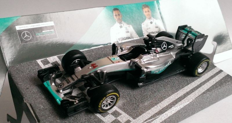Mercedes-Benz SLK 55 AMG cabriolet plata metálica 1:64 Kyosho
