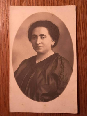 carte postala poza veche cu portret de doamna, inceputul anilor 1900 foto