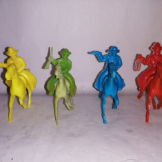 bnk jc Lido lot 4 figurine plastic cowboy calare (1)