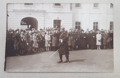 ARAD , DEPUNEREA JURAMANTULUI CONTINGENTULUI 1930 , FOTOGRAFIE DE GRUP CU CIVILI SI MILITARI , MONOCROMA, TIP CARTE POSTALA , NECIRCULATA , DATATA 6 A foto