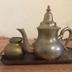 Ceainic asiatic din bronz,masiv