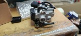 Carburator pentru 50 - 80 cm&sup3;, tip motor QMB139 QMA139, complet (inclusiv E-Choke)