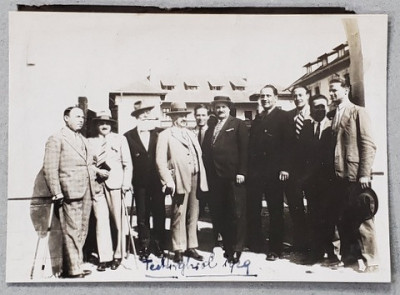TECHIRGHIOL , BARBATI IN TINUTA DE STRADA , FOTOGRAFIE DE GRUP , 1929 foto