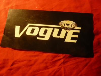 Reclama la Firma Vogue Romania foto