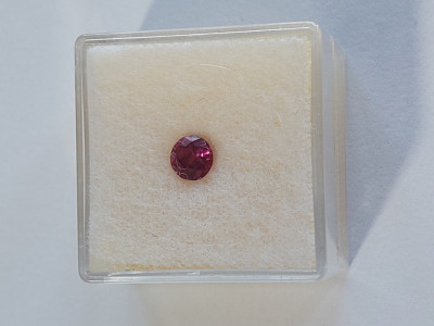 Piatra pretioasa Rubin 0.62 ct (LN17) foto